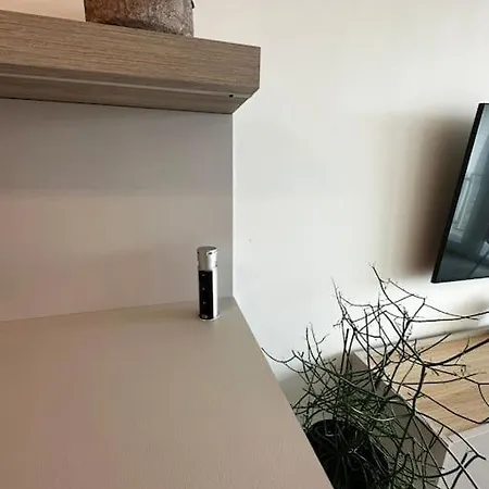 아파트 Cozy Near Centrum And Airport *