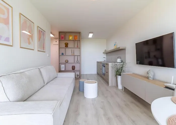 Apartamento Cozy Near Centrum And Airport